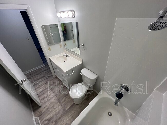 Building Photo - 506 Santa Fe St