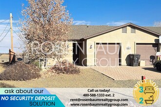 Building Photo - Beautiful 3-bedrooms, 2-baths duplex home ...