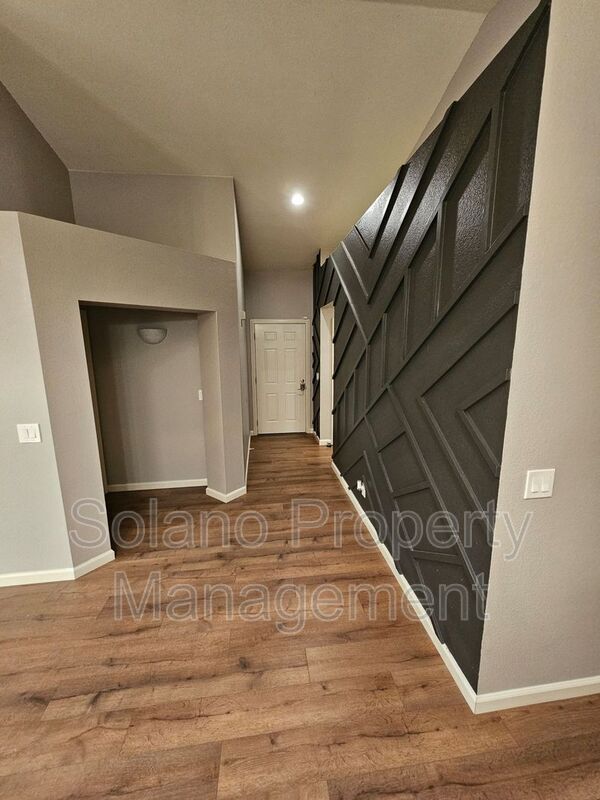 Building Photo - 246 Potrero St