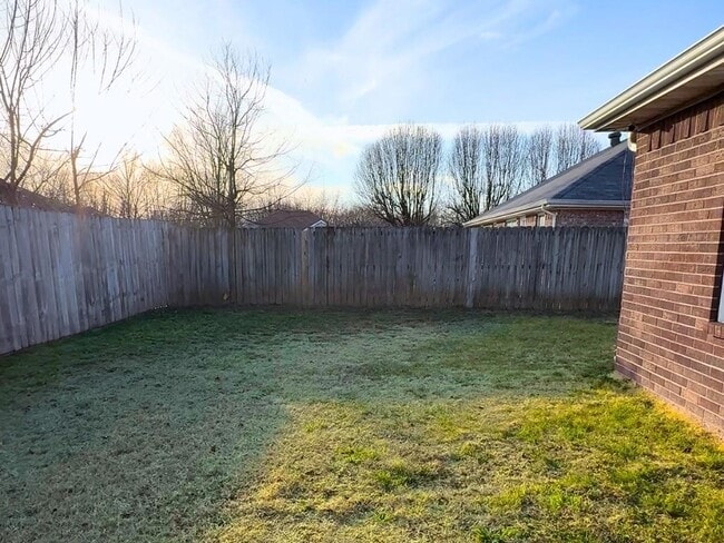 Building Photo - 603 Ane Ave