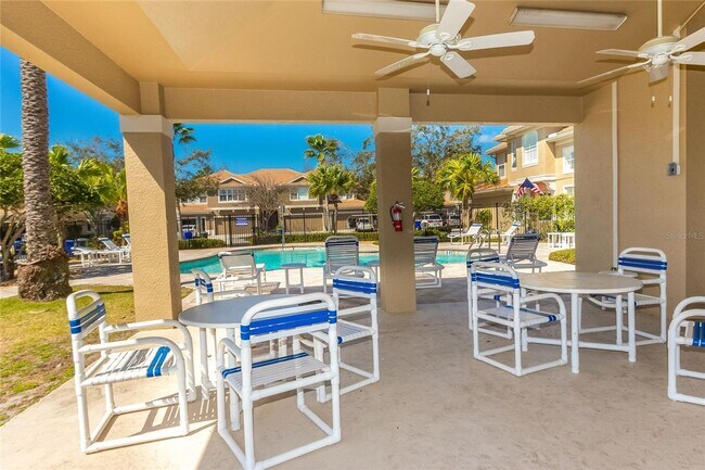 Building Photo - Gated Community Townhome 3br/2.5ba/2 Car G...