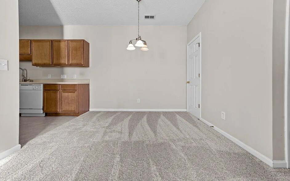 Building Photo - 3015 Winston Dr