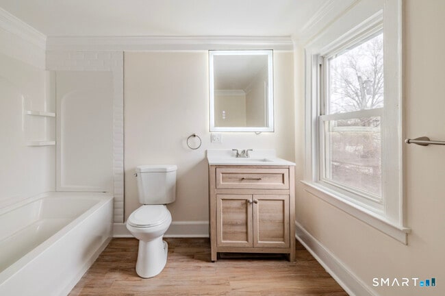 Building Photo - 8 Piney Ridge Rd