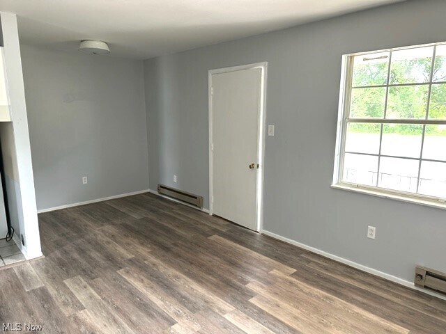 Building Photo - 1648 Linden Ave