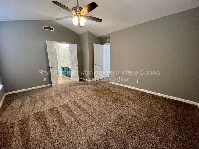 Building Photo - 213 Piney Woods Ln
