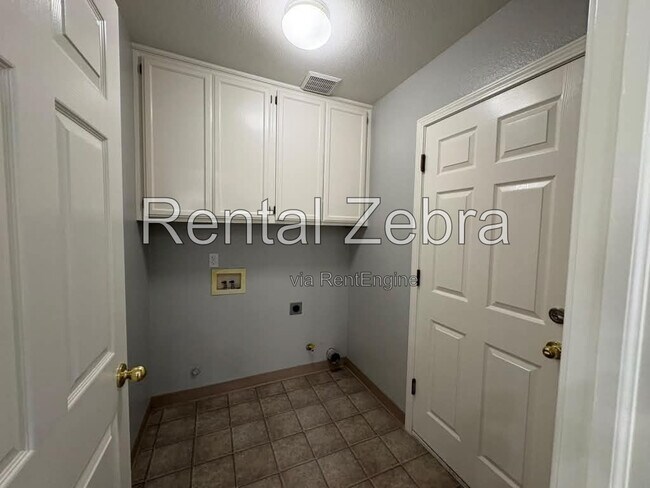 Building Photo - 786 Kinglet Ct