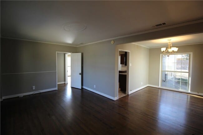 Building Photo - 4303 Delmar Ave