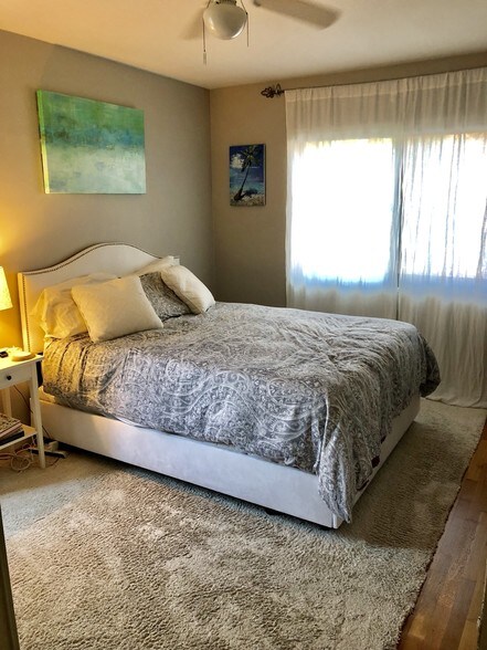 Master bedroom - 3825 Davis Pl NW