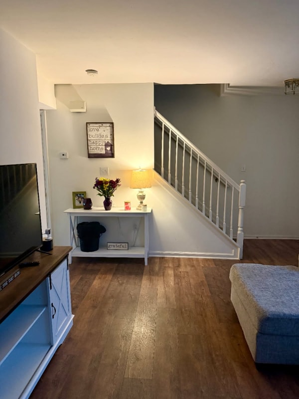 Building Photo - 368 Cherry St