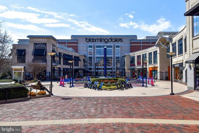 Building Photo - 4601 N Park Ave