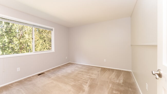 Building Photo - 23516 NE 22nd St