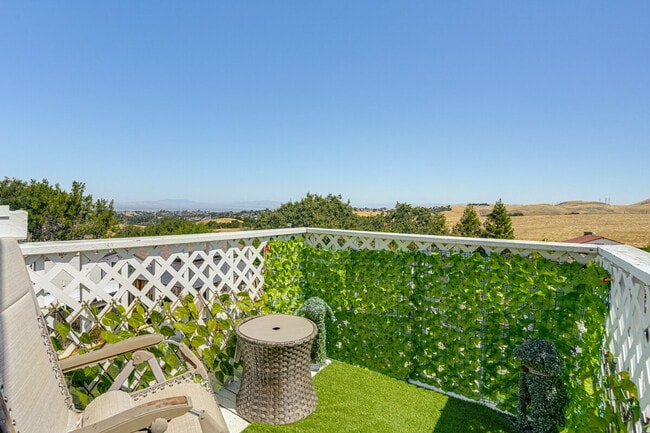 Building Photo - 172 Goldenrod Dr