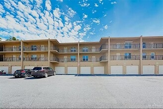 Building Photo - 11 E Coronado Dr