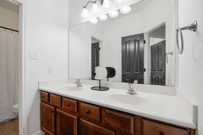 Building Photo - 16200 Spillman Ranch Loop