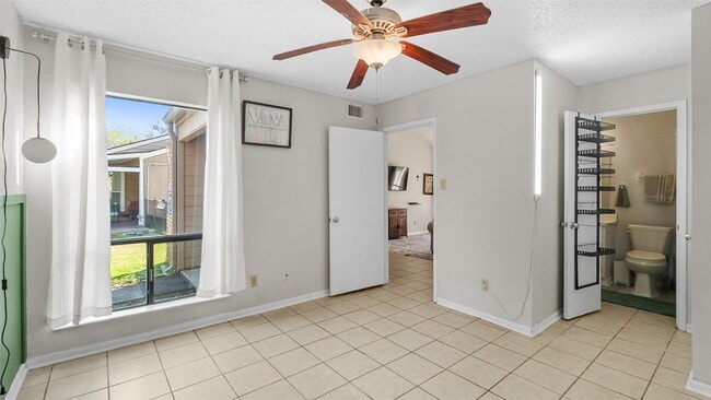 Building Photo - 68 Westwood Dr W