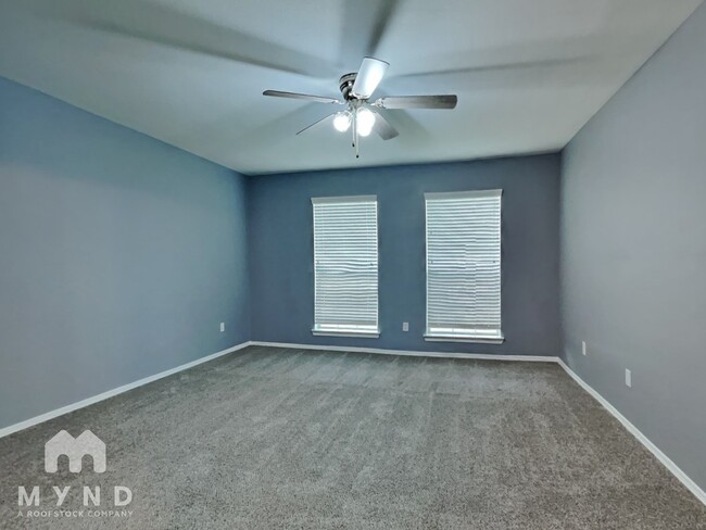 Building Photo - 1816 Sherwood Forest Cir