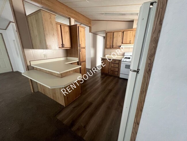 Building Photo - 3 Bedrom Mobile Home For Rent in Rosamond