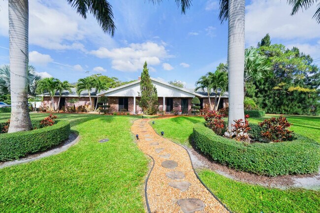 Building Photo - 4501 Briarcliff Ln