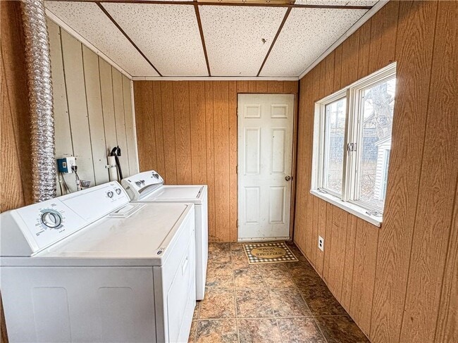 Building Photo - 48 Asbury St