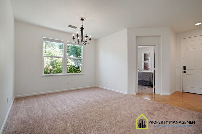 Building Photo - Charming 3-4 Bedroom Home with Top-Rated S...