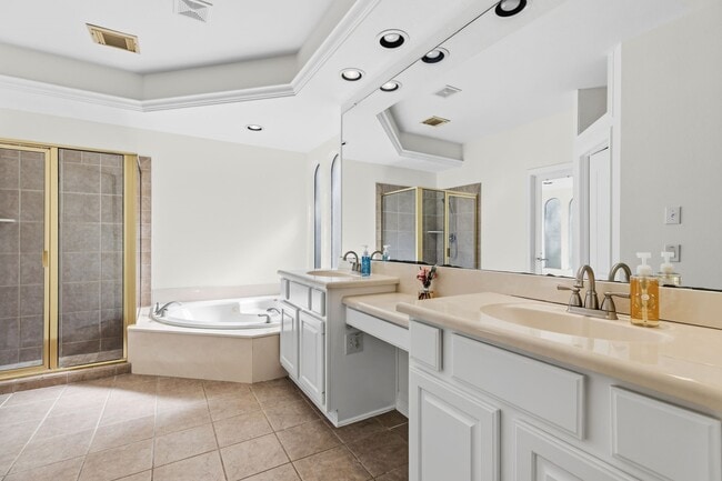 Building Photo - 5630 Ashford Ridge Ln