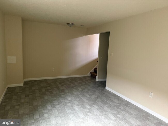 Building Photo - 9 Autumn Hill Way