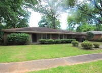 Building Photo - Coming Soon: Beautiful 3 Bedroom, 2 Bathro...