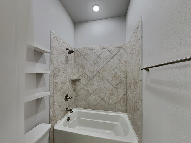 Building Photo - 1204 Sagewood Dr