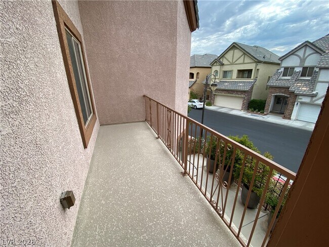Building Photo - 9236 Dalmahoy Pl