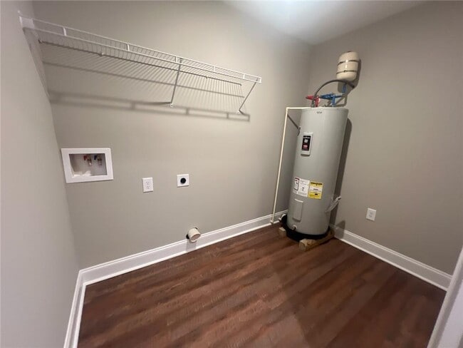 Building Photo - 5968 Moon Drive