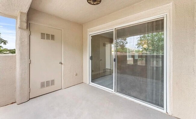 Building Photo - Beautiful First-Floor Summerlin Condo in La Posada – 2 Bed, 2 Bath with Private Patio