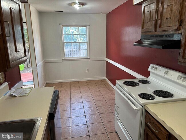 Building Photo - 1628 Fort Fisher Ct