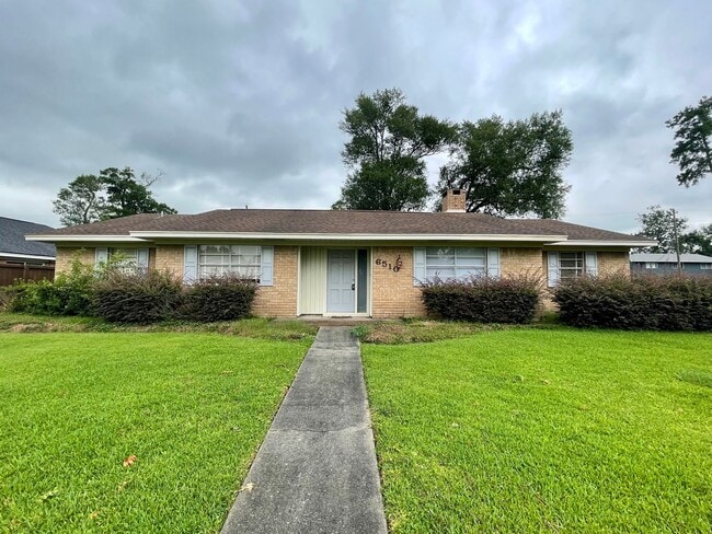 Building Photo - 6510 Daisy Dr