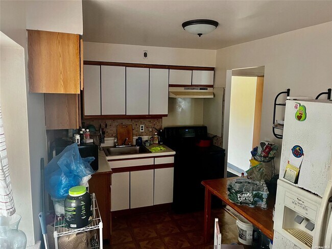 Building Photo - 707 Broadway