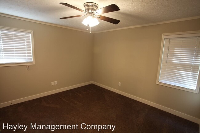 Building Photo - 605 Edmon Ave