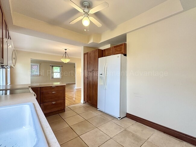 Building Photo - 4 Bedrooms, Endless Charm and Steps from D...