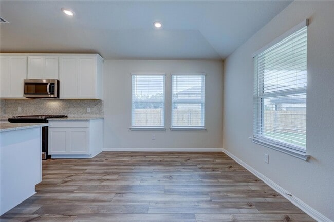 Building Photo - 201 Fairmeadow Downs Dr