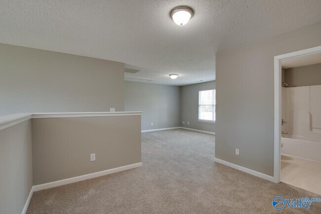Building Photo - 105 Vandenberg Ln