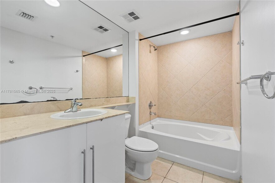Building Photo - 325 S Biscayne Blvd