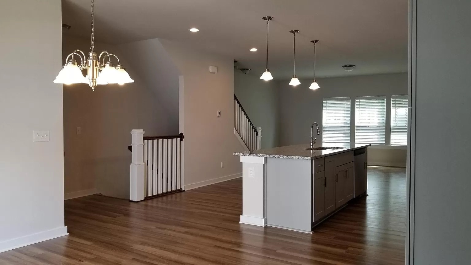 Building Photo - Room in Townhome on Sharon Towns Dr