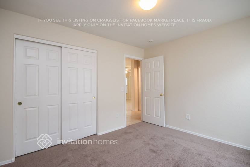 Building Photo - 13432 W Peck Dr