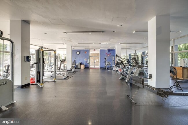 Building Photo - 1301 Delaware Ave SW