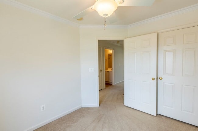 Building Photo - 2042 Lockwood Dr