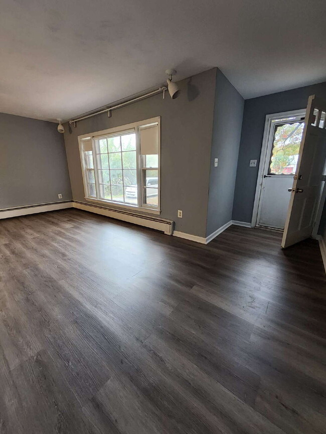 Building Photo - 13723 Dumfries Rd