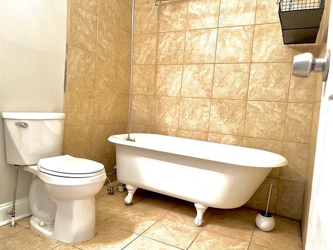 Building Photo - 406 E 31st St