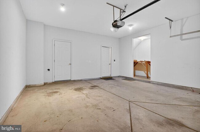 Building Photo - 8908 Purple Lilac Cir