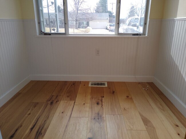 Building Photo - University Hills  Adorable 2 Bed 1 Bath Home with HUGE Fenced Yard, Central Air/Heat, Garage and ...