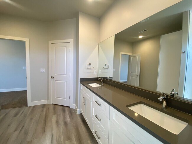 Building Photo - 3 BEDROOM SAND HOLLOW TOWNHOME FOR RENT!