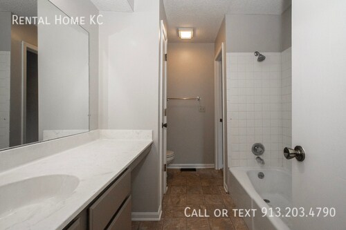 Building Photo - 7434 Santa Fe Dr