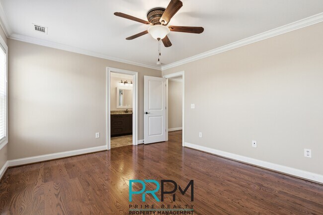 Building Photo - 129 Griffith Hill Way